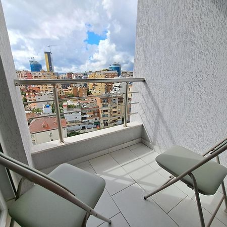 Pazari Luxury Central Apartment Tirana Exteriör bild