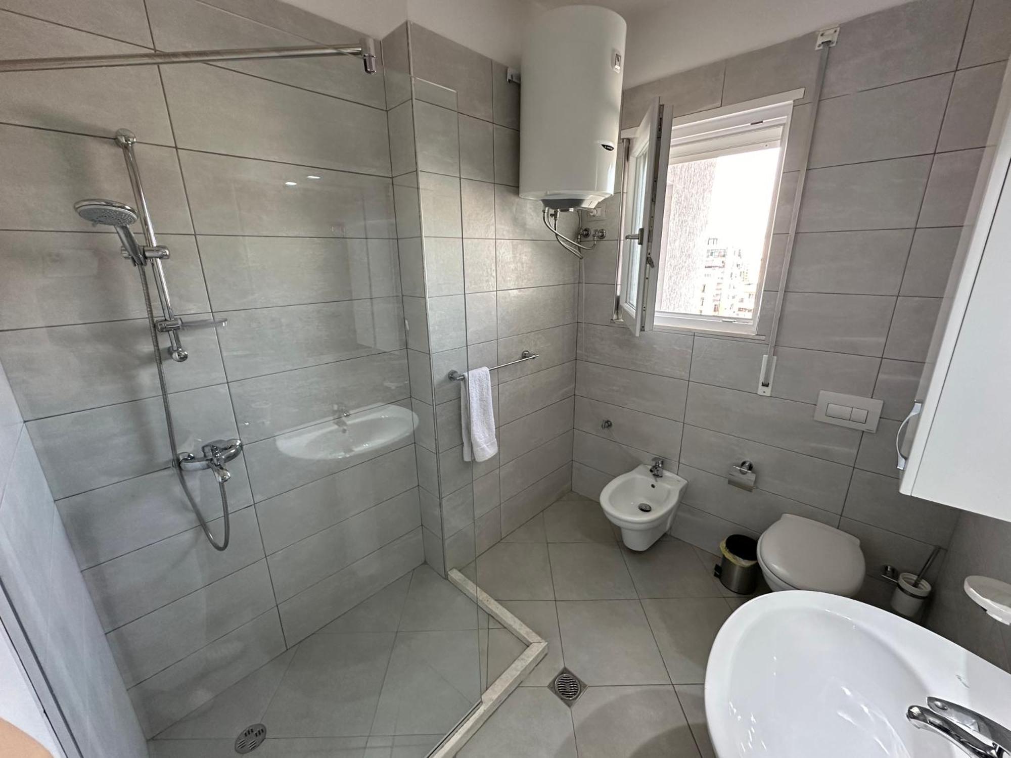 Pazari Luxury Central Apartment Tirana Exteriör bild