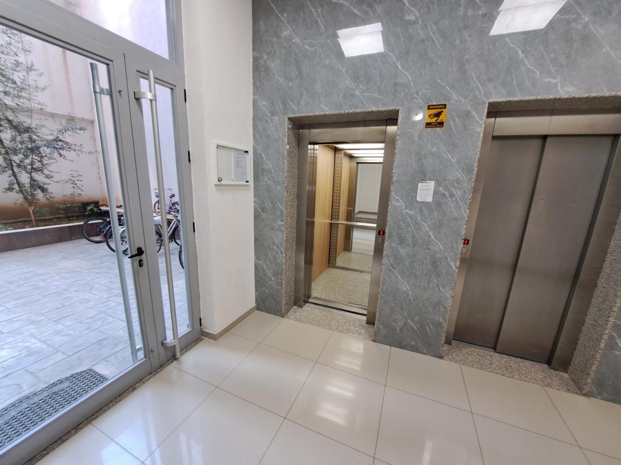 Pazari Luxury Central Apartment Tirana Exteriör bild