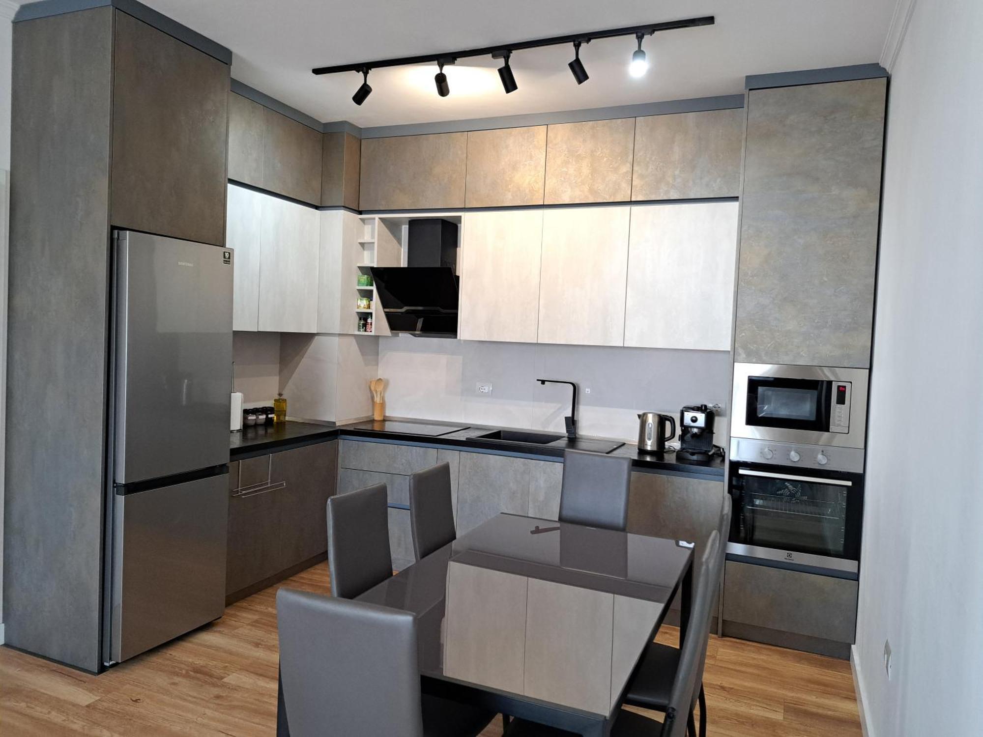 Pazari Luxury Central Apartment Tirana Exteriör bild