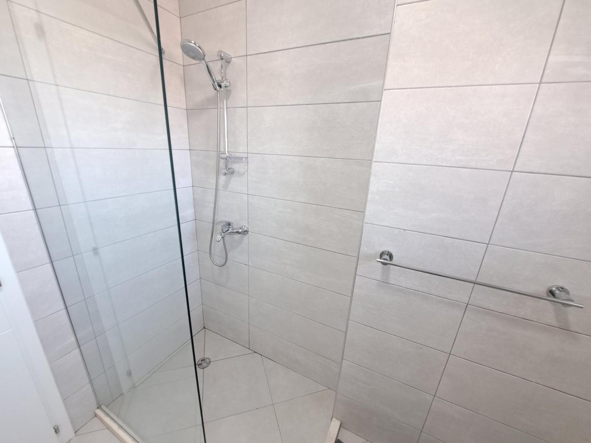 Pazari Luxury Central Apartment Tirana Exteriör bild