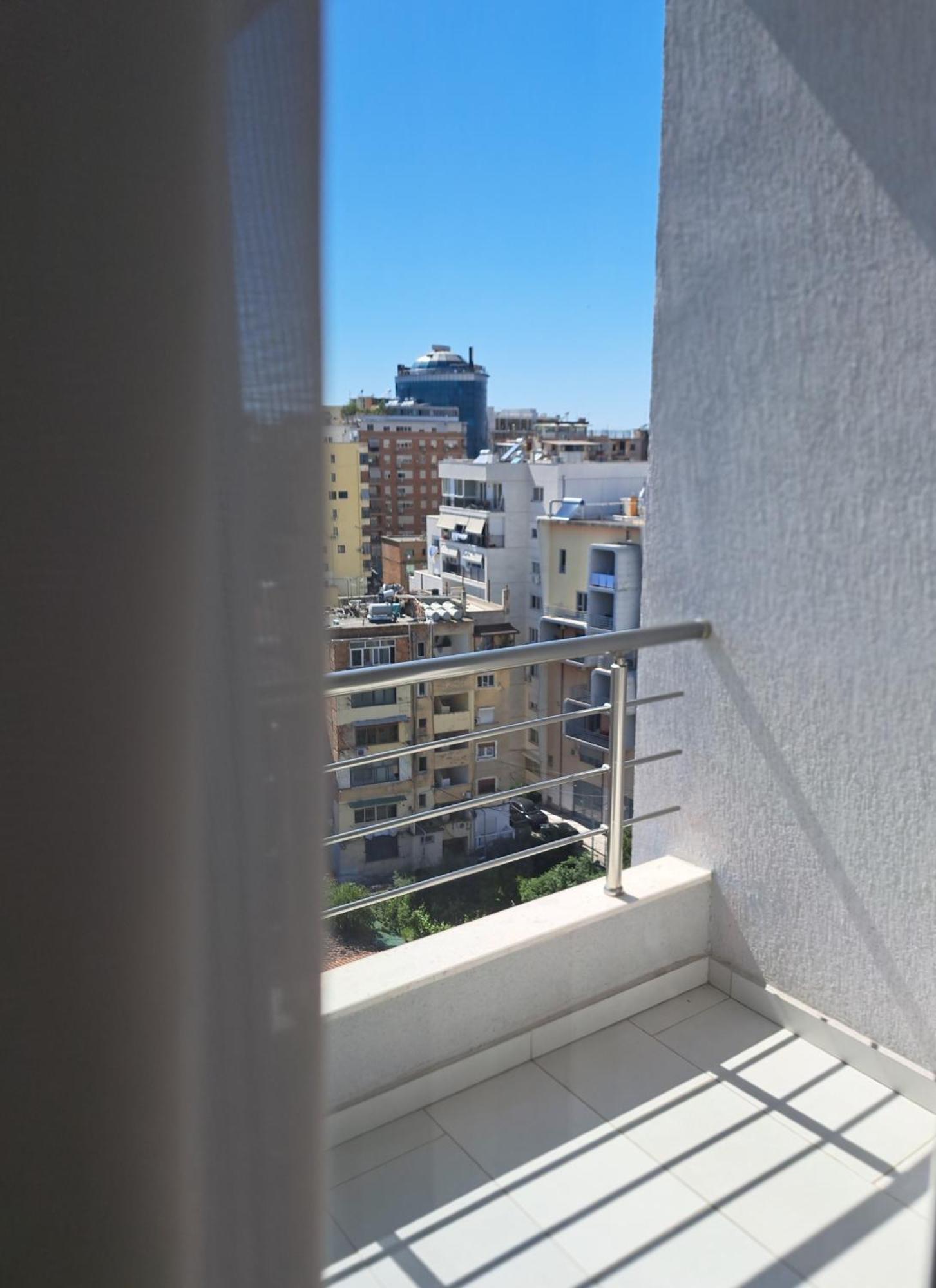 Pazari Luxury Central Apartment Tirana Exteriör bild