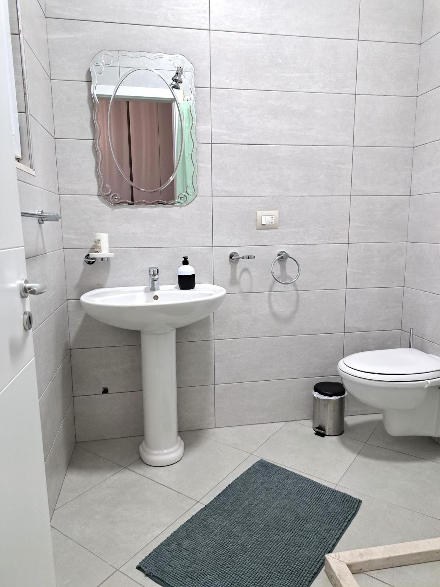 Pazari Luxury Central Apartment Tirana Exteriör bild