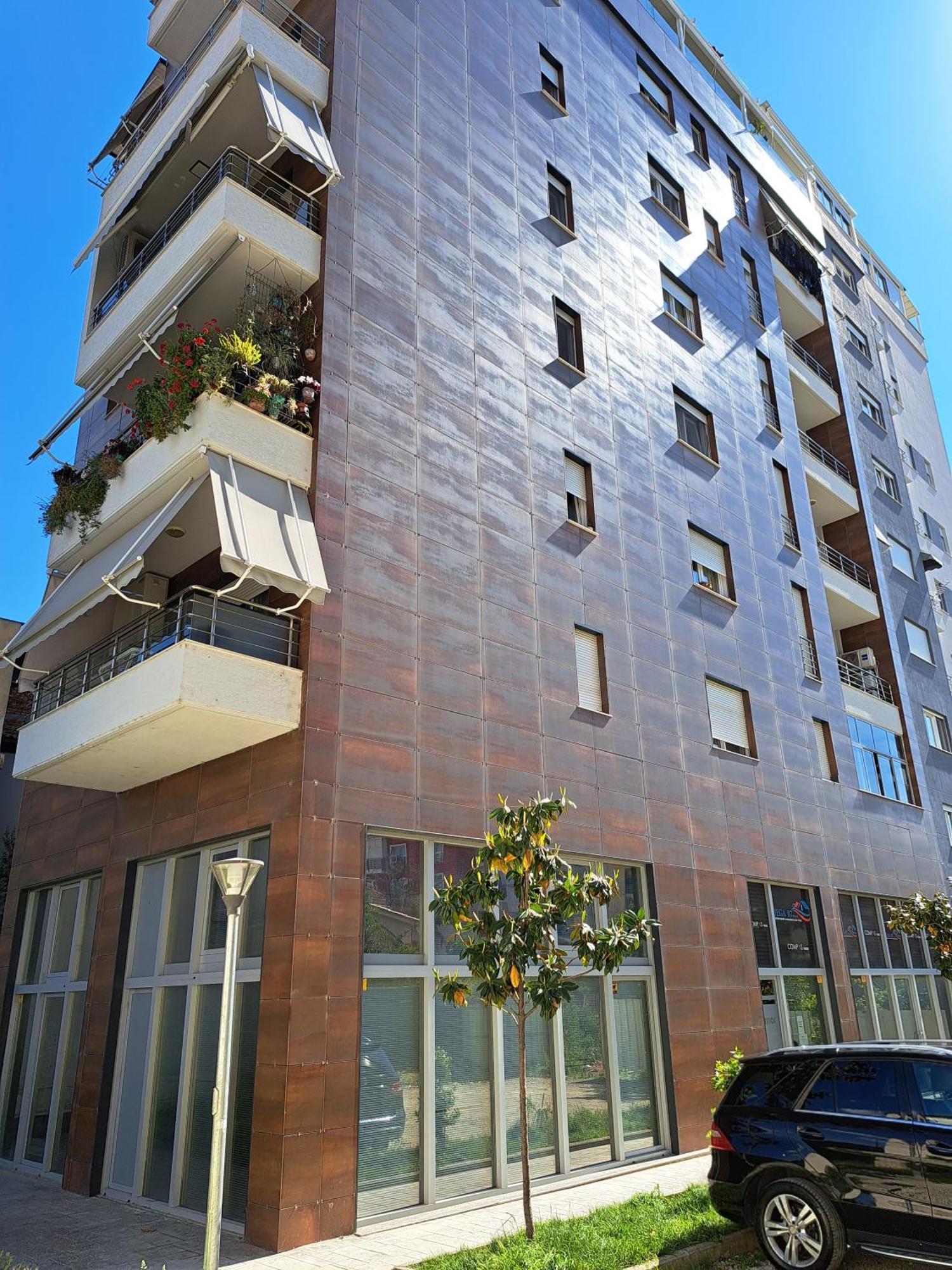 Pazari Luxury Central Apartment Tirana Exteriör bild