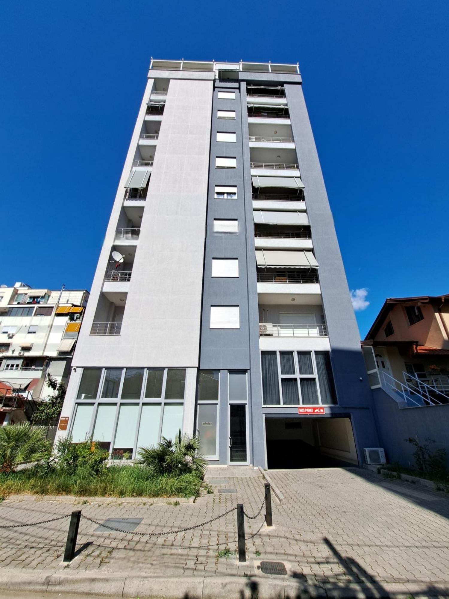 Pazari Luxury Central Apartment Tirana Exteriör bild