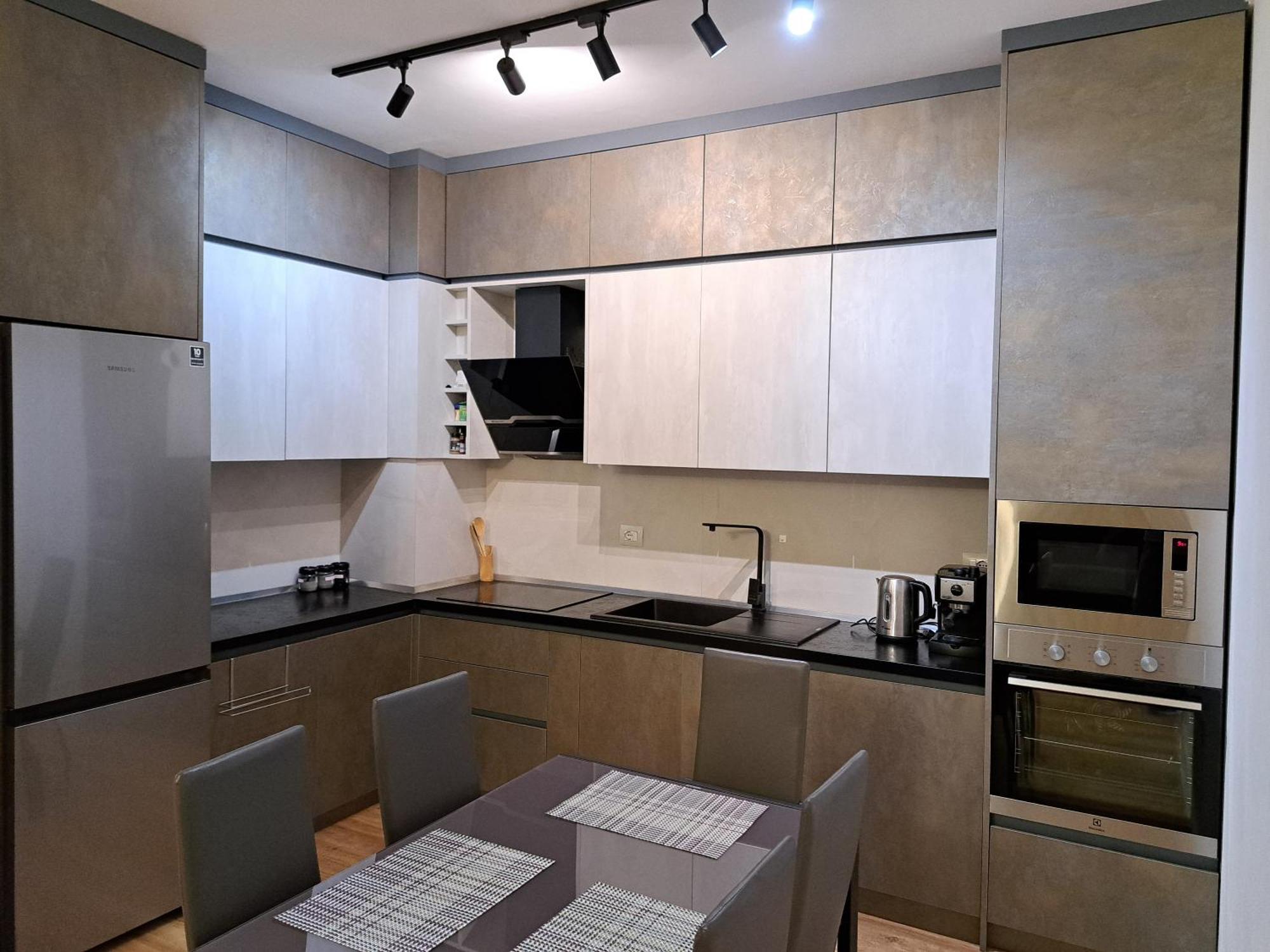 Pazari Luxury Central Apartment Tirana Exteriör bild